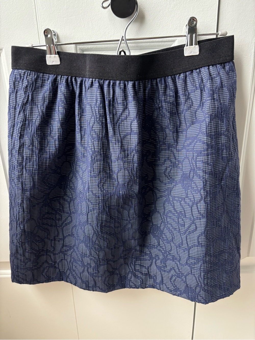 Ann Taylor 8 Petite Navy Patterned A-Line Skirt with Black Waistband